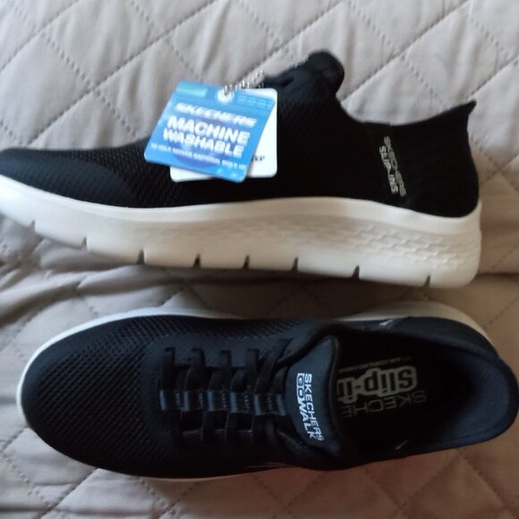 Brand New (no box) Sketchers Go Walk Slip-Ins Air Cooled Memory Foam - Size 7.5 - Picture 1 of 3